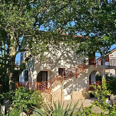 פורת Villa Kucan מראה חיצוני תמונה